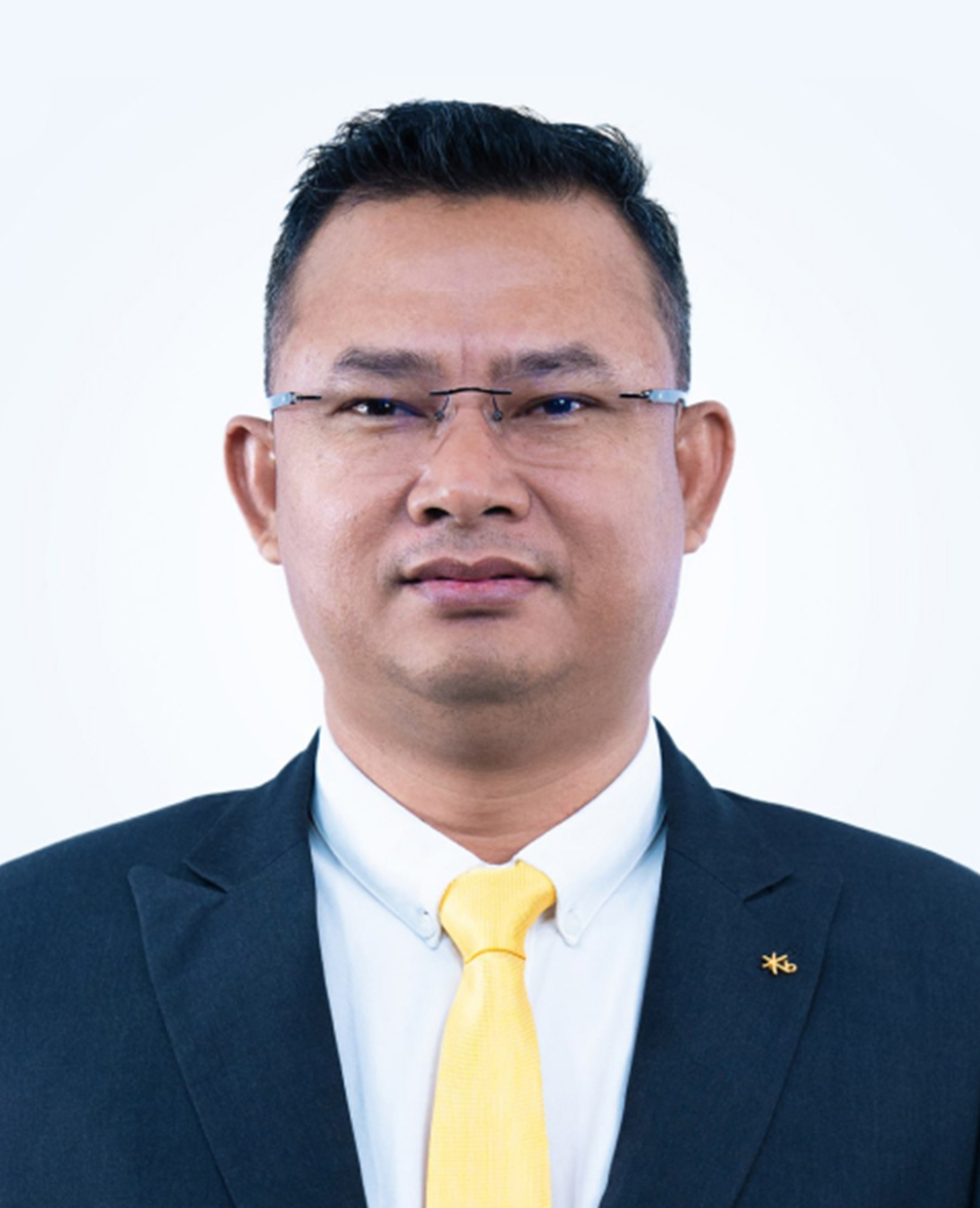 លោក ស៊ុម ស៊ីណាត